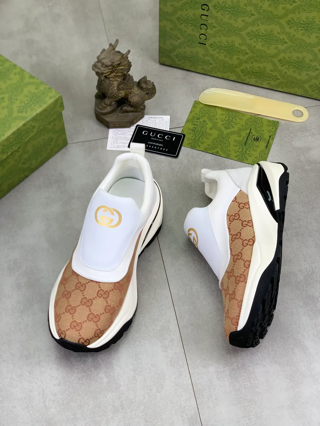Men's Men's Shoes P440 💰[New Style] 🆘 The latest model from Gucci's official website🎁Classic casual and fashionable men's shoes👟Hot style💥The style is simple and elegant, exclusive for trendy men. Unique official website latest brand elements👑Gucci original decoration, fashionable and generous, the fabric is made of original soft calfskin➕Comfortable soft sheepskin lining ✅The official website specifies wear-resistant foam outsole_full of elasticity, classic model taken in real life🎬Color: 2️⃣colors optional😍Number: 38-44
